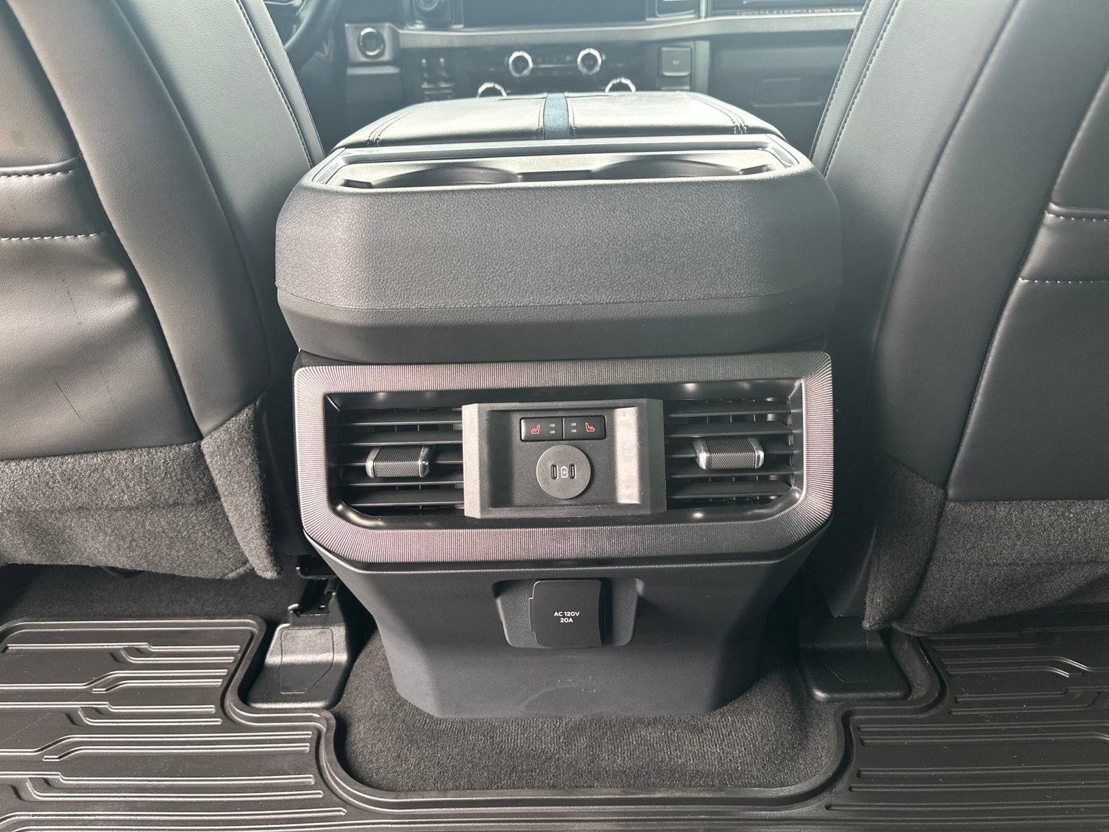 Used 2026 Ford F450 Platinum w/ FX4 Off-Road Package AWD/4WD image 18
