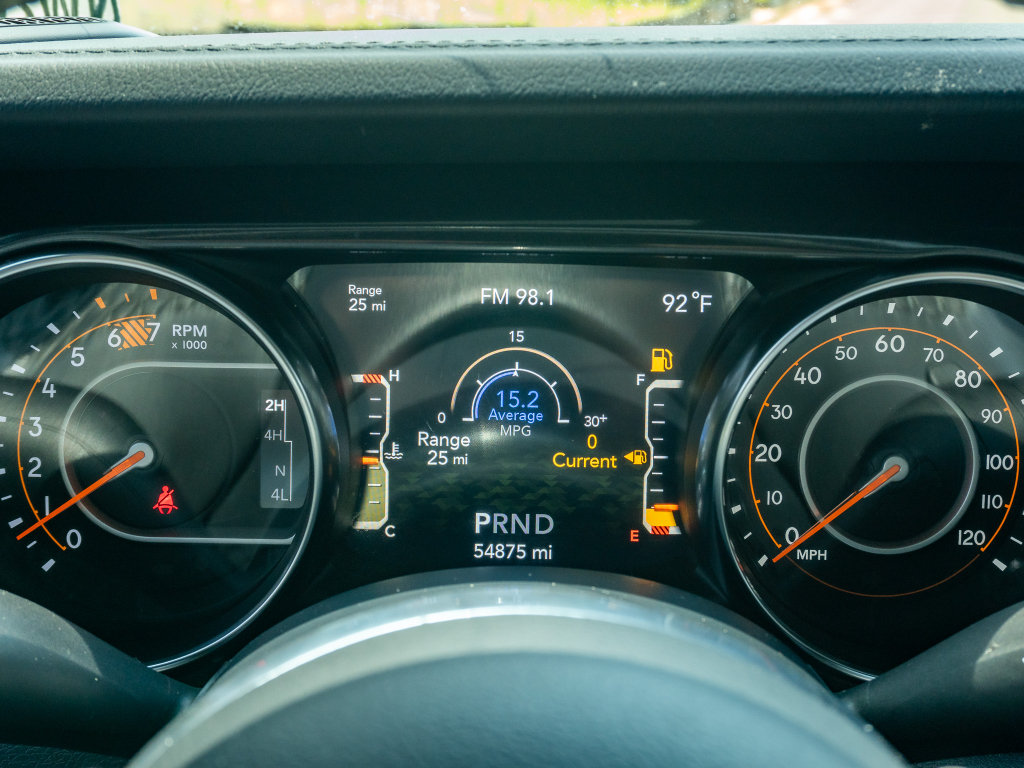Used 2022 Jeep Wrangler Unlimited Sahara AWD/4WD image 22