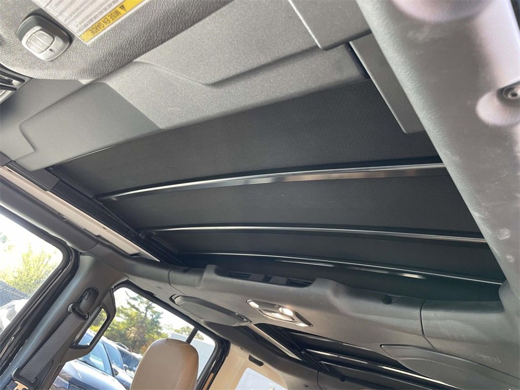 Used 2023 Jeep Wrangler Unlimited Rubicon 4xe w/ Safety Group image 17