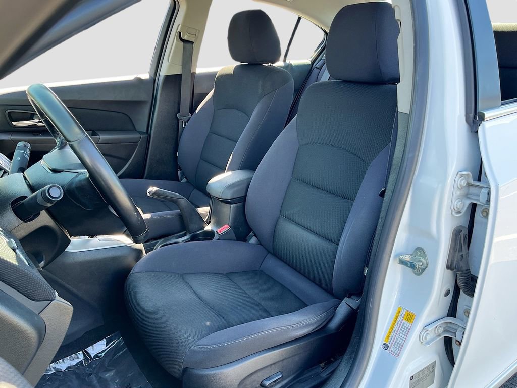 Used 2014 Chevrolet Cruze LT image 16