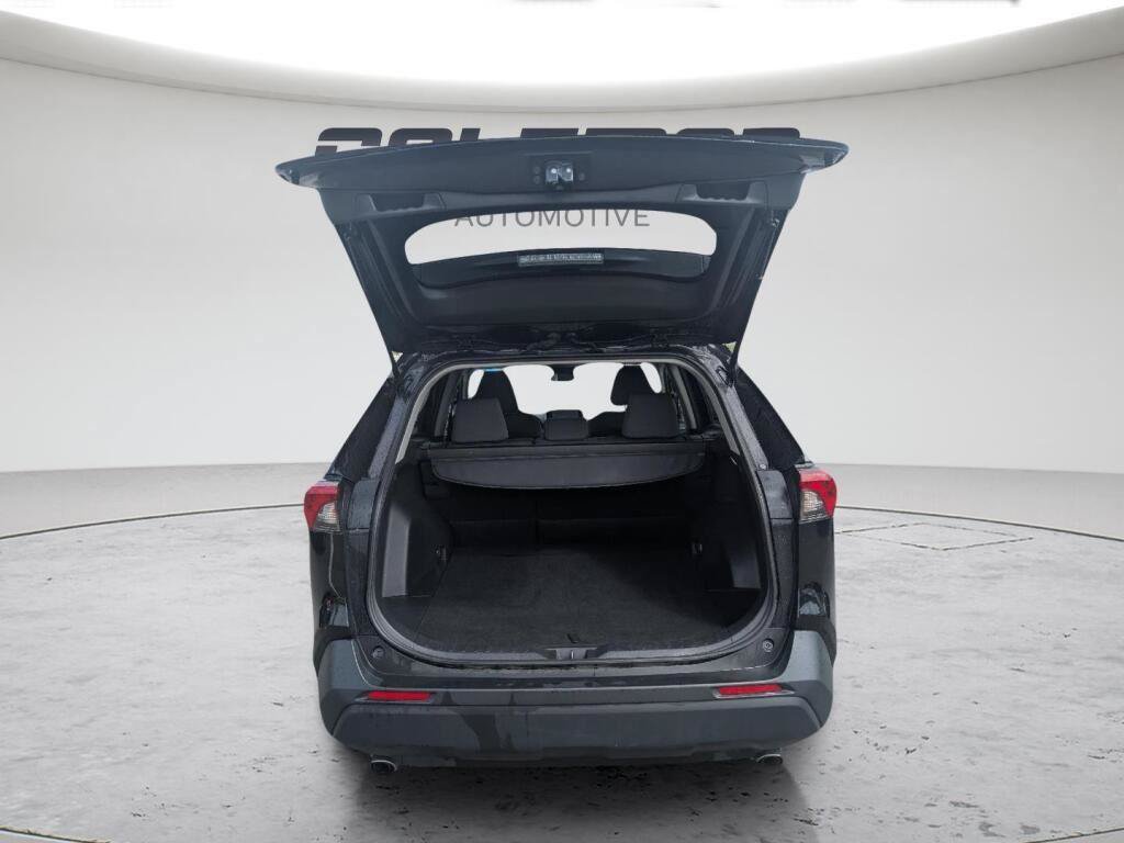 Used 2025 Toyota RAV4 XLE AWD/4WD image 7