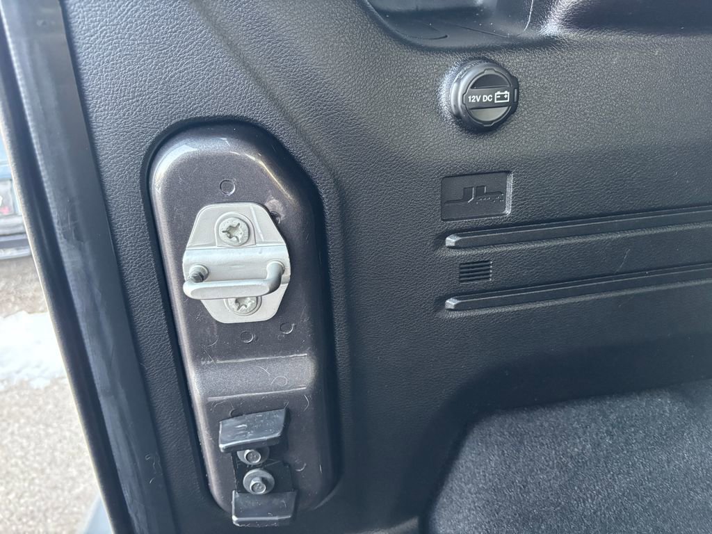 Used 2024 Jeep Wrangler Sport S image 13