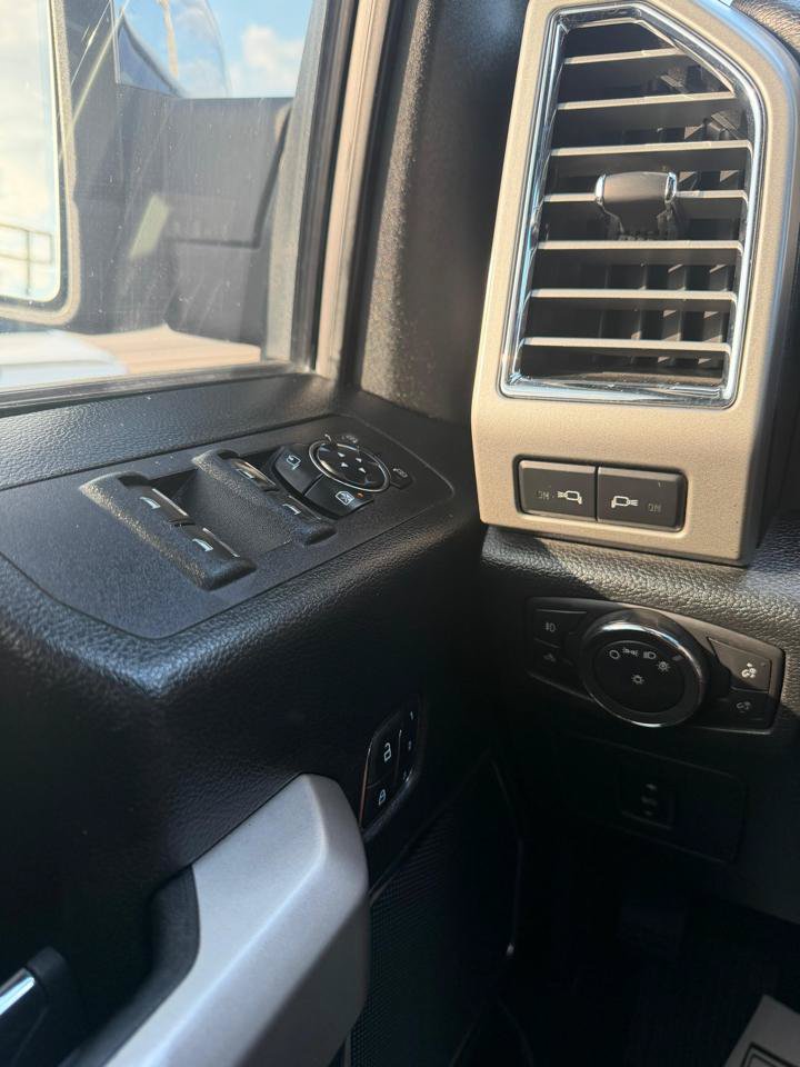 Used 2015 Ford F150 Lariat w/ Equipment Group 502A Luxury AWD/4WD image 22