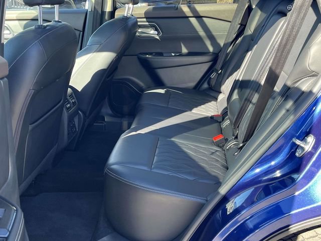 Used 2021 Nissan Rogue Platinum image 16