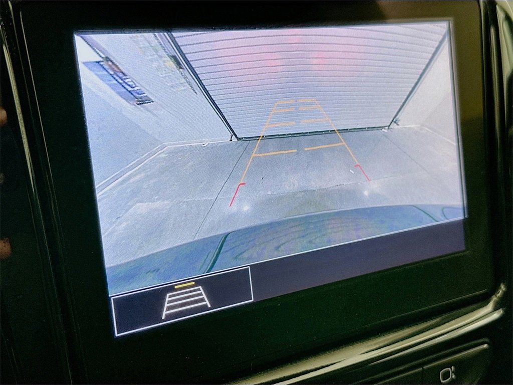 Used 2021 Chevrolet Traverse LT image 13