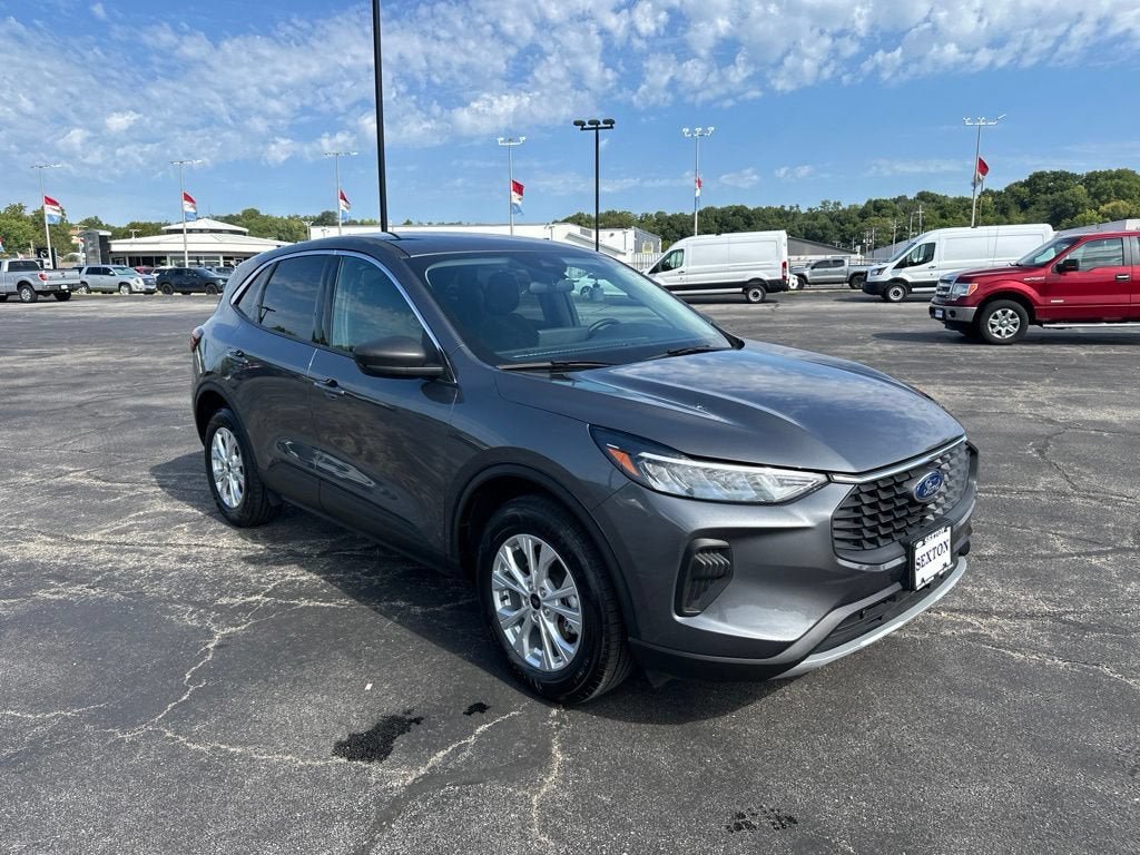 Certified 2024 Ford Escape Active w/ Tech Pack #1 AWD/4WD image 3