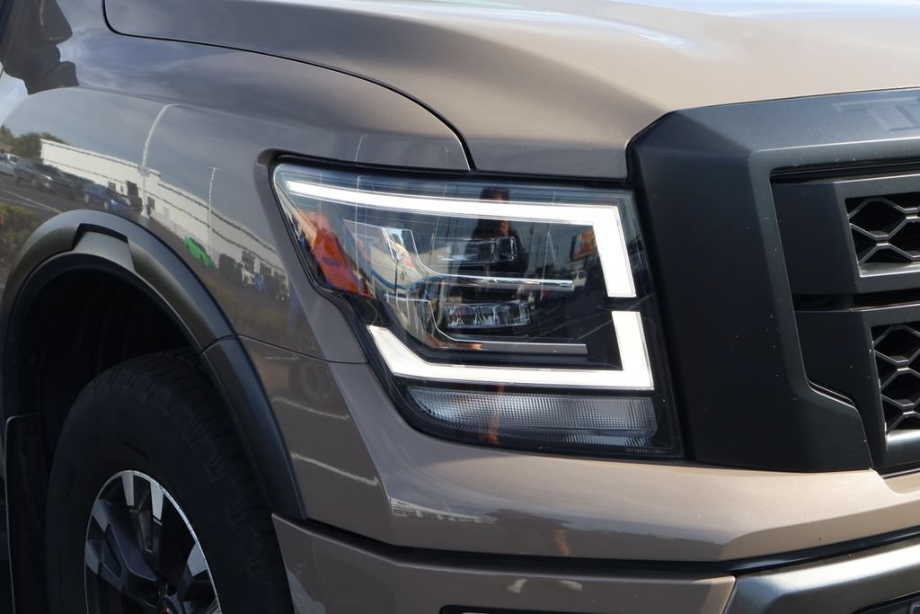 Used 2023 Nissan Titan PRO-4X w/ Pro-4x Convenience Package AWD/4WD image 4
