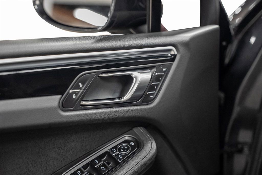 Used 2017 Porsche Macan image 60