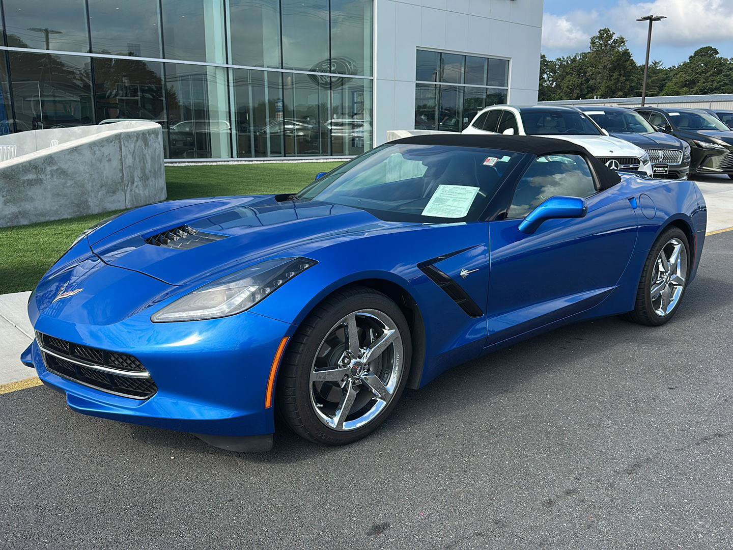 Used 2015 Chevrolet Corvette Stingray Convertible w/ 3LT Preferred Equipment Group RWD image 32