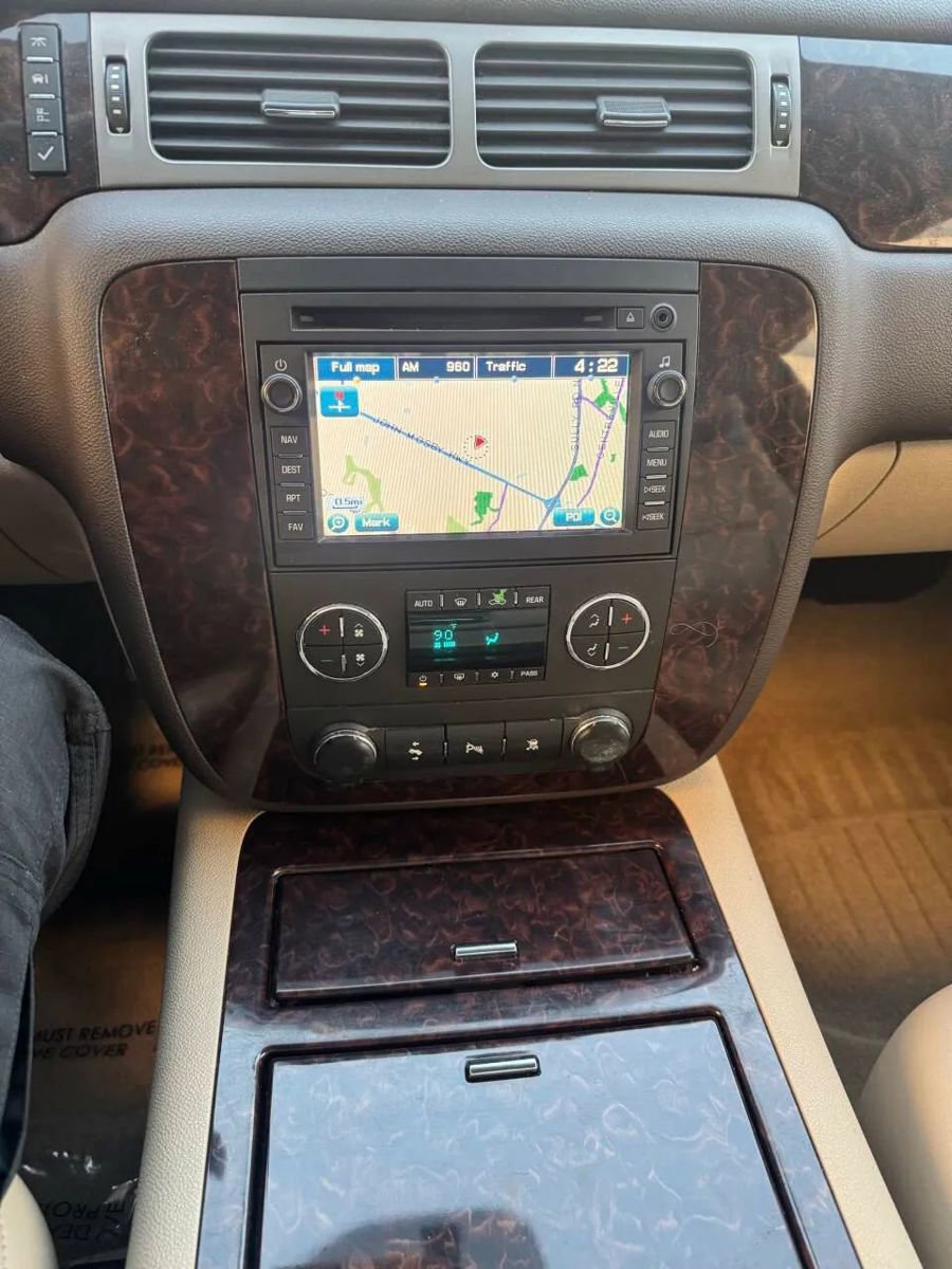 Used 2011 GMC Yukon Denali image 29