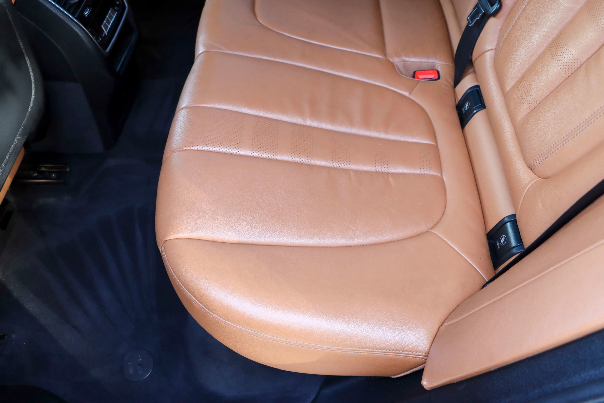 Used 2019 BMW X5 xDrive50i w/ M Sport Package image 18