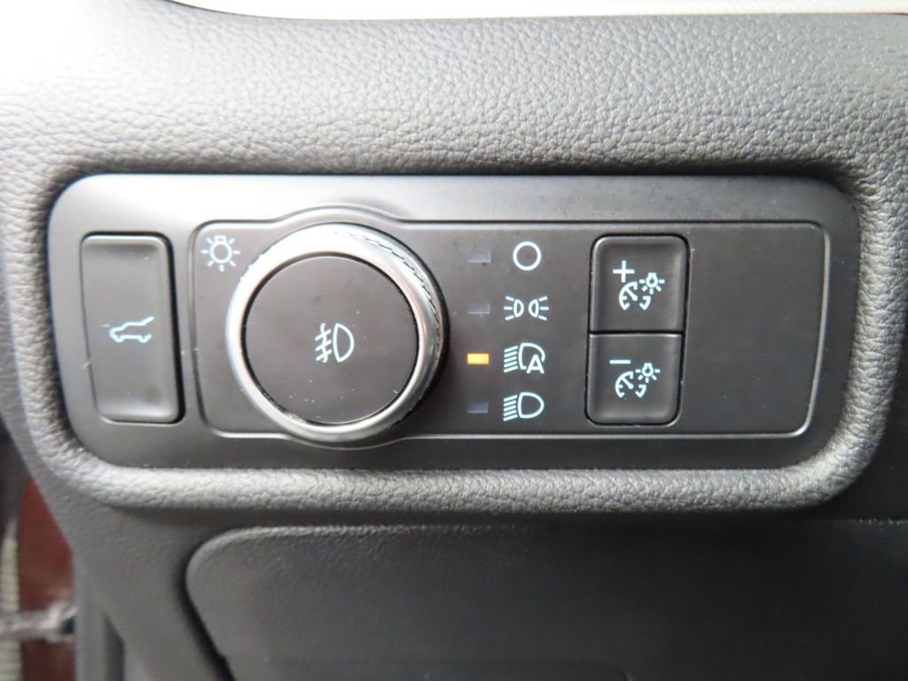 Used 2020 Ford Explorer XLT w/ Equipment Group 202A image 50