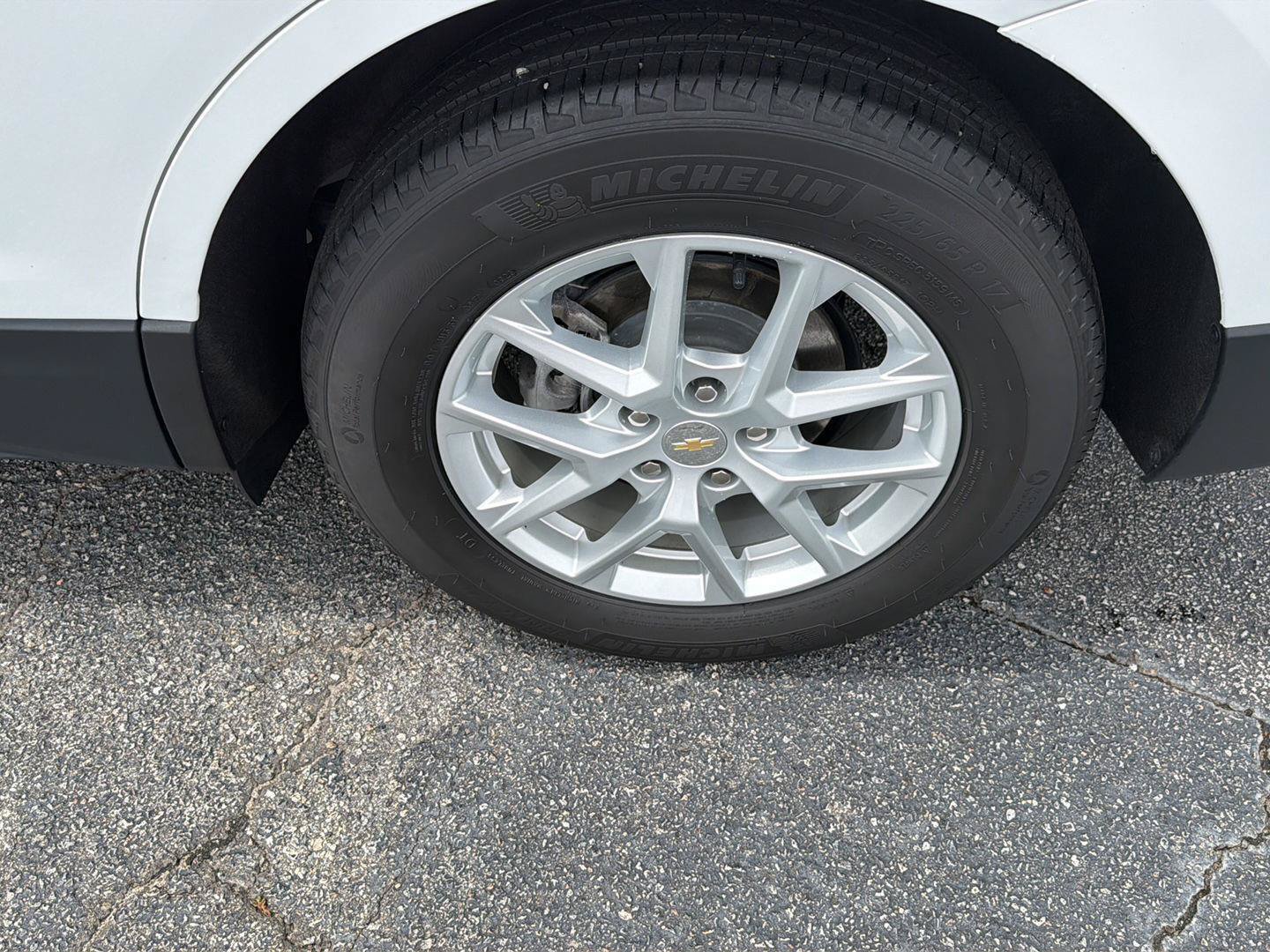 Used 2023 Chevrolet Equinox LT FWD image 37