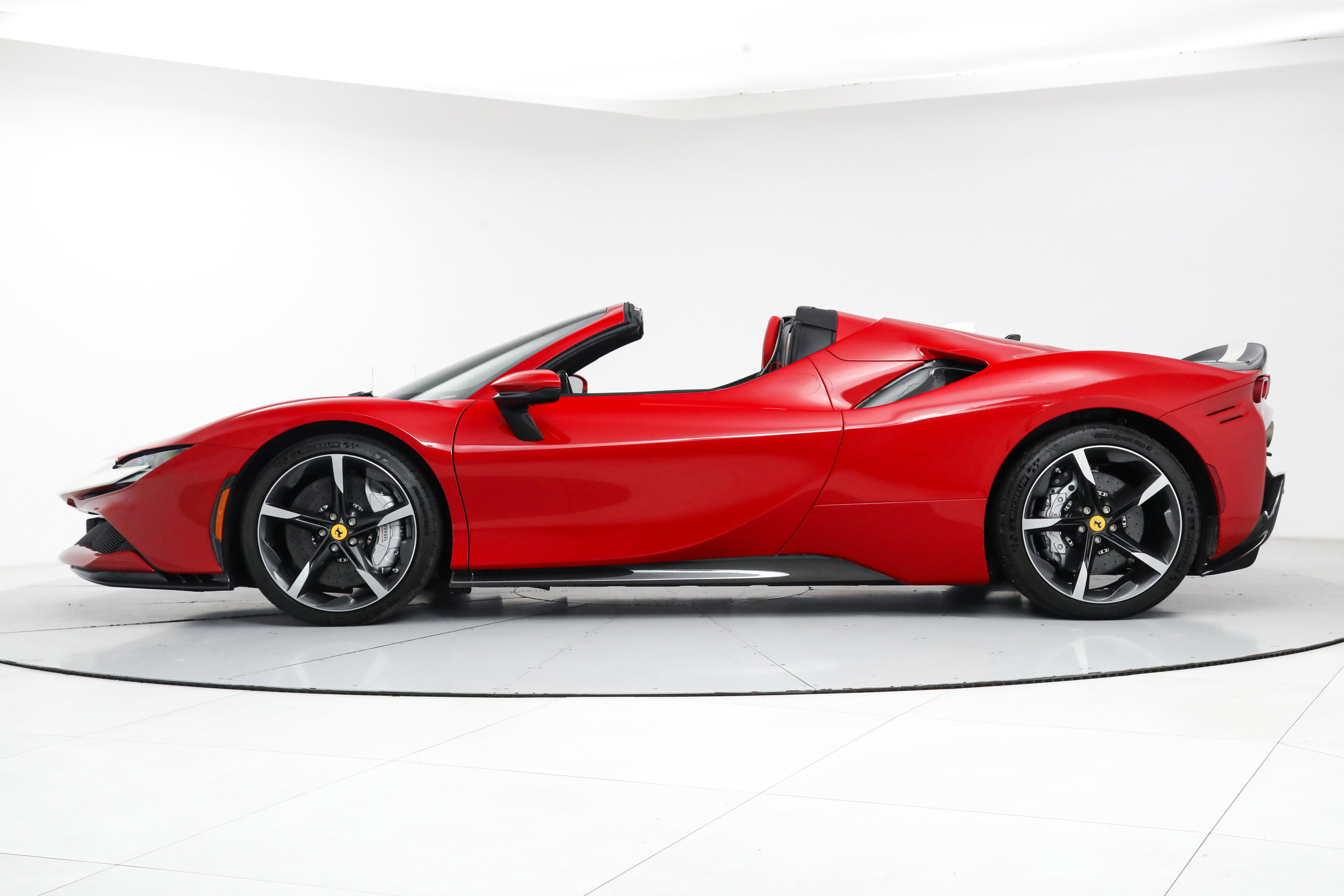 Certified 2022 Ferrari SF90 Spider image 4