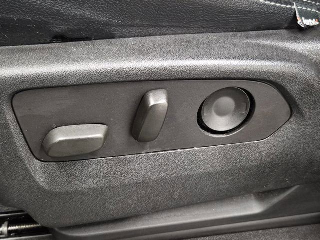 Used 2023 GMC Yukon SLE image 22