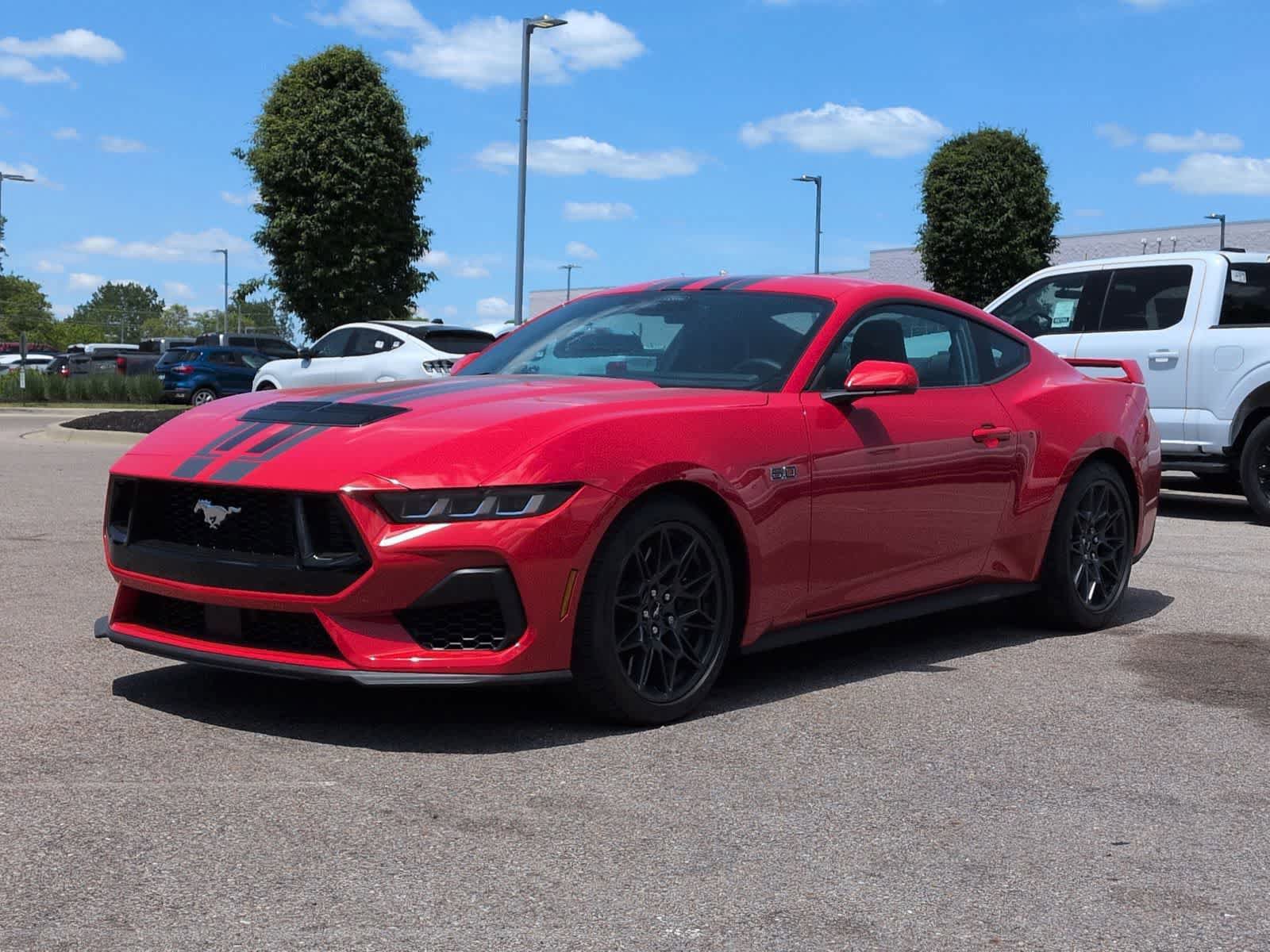 Used 2025 Ford Mustang GT Premium w/ GT Performance Package RWD image 4