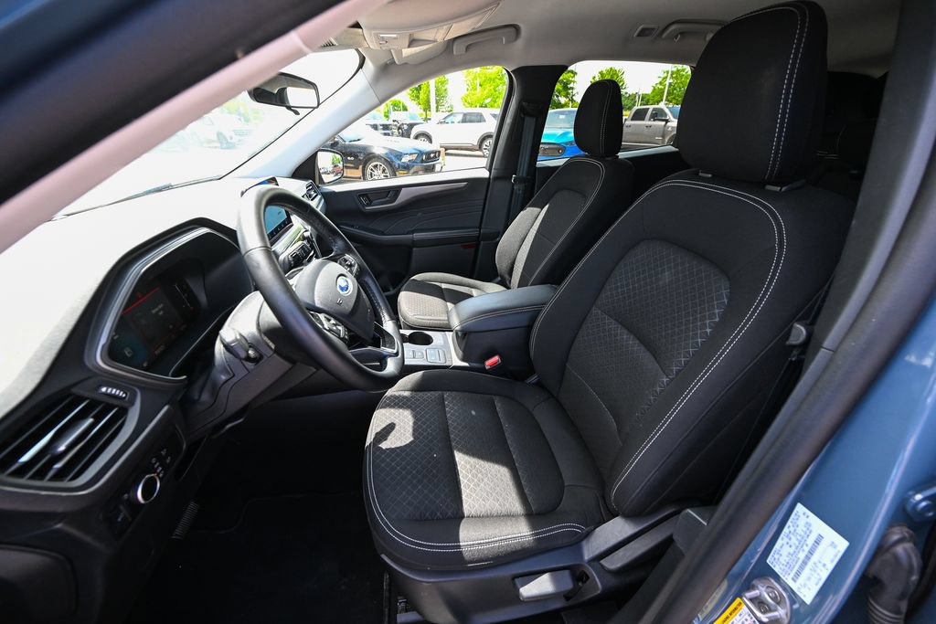 Certified 2025 Ford Escape Active w/ Cold Weather Package AWD/4WD image 19