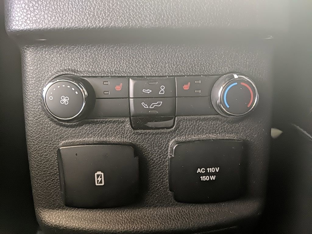 Used 2017 Ford Explorer Platinum image 17