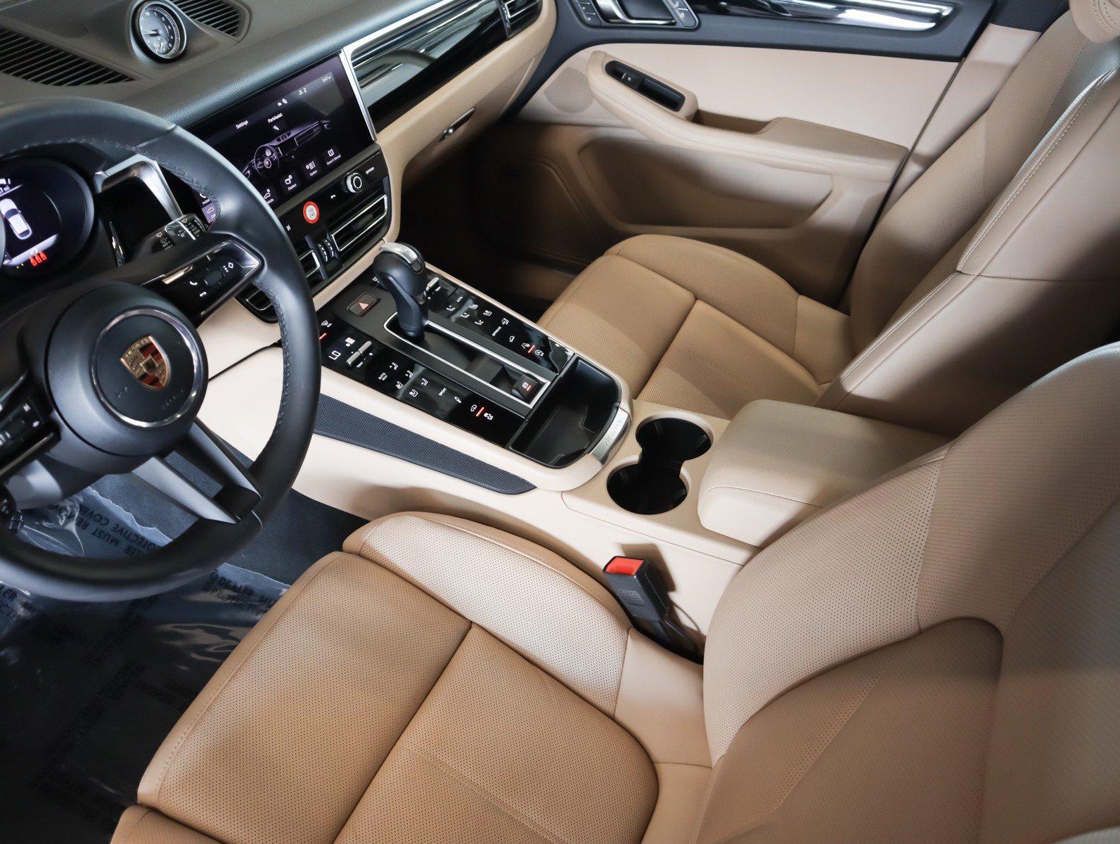 Certified 2026 Porsche Macan S AWD/4WD image 17