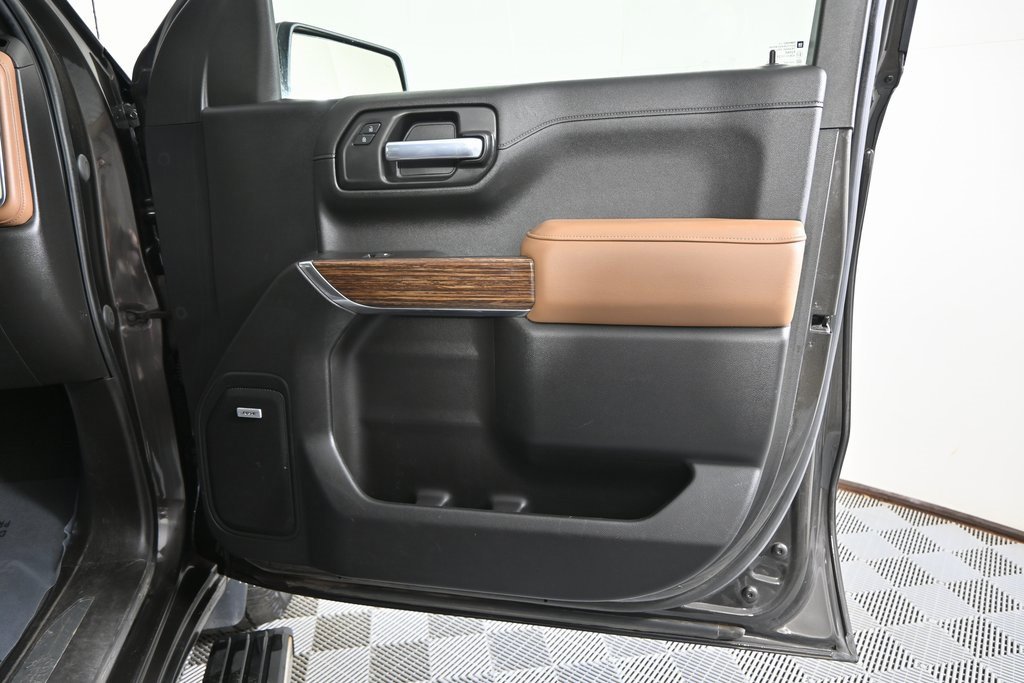 Used 2021 Chevrolet Silverado 1500 High Country w/ Technology Package image 14