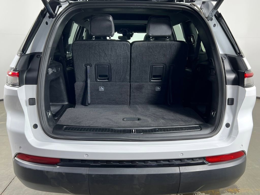 Used 2023 Jeep Grand Cherokee L Laredo image 14