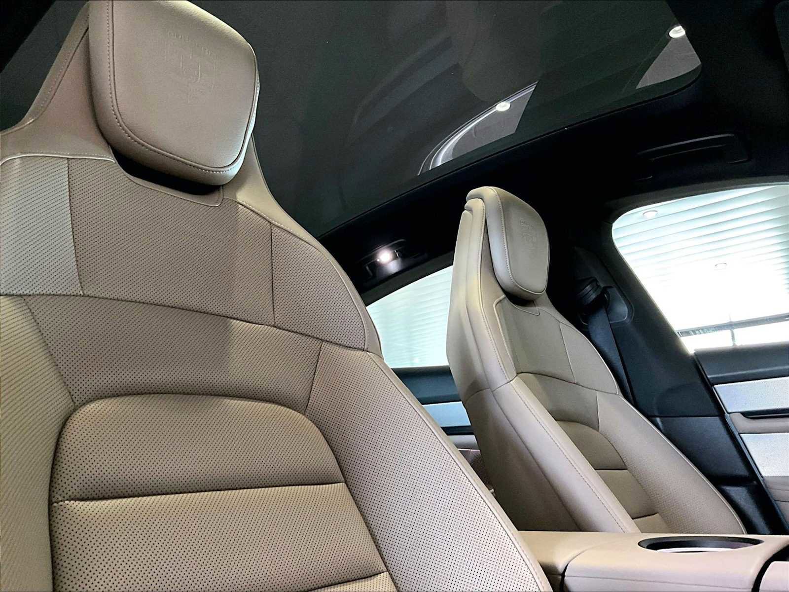 Used 2022 Porsche Taycan 4S image 25