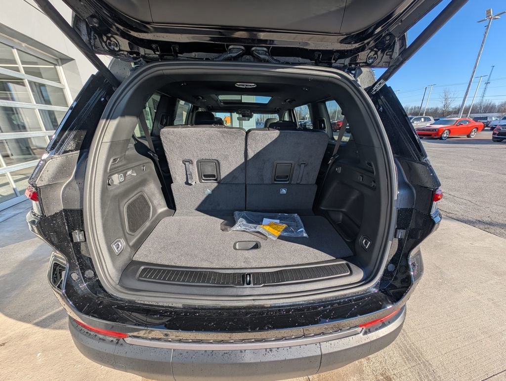 New 2026 Jeep Grand Cherokee L Limited w/ Limited Altitude Package image 11