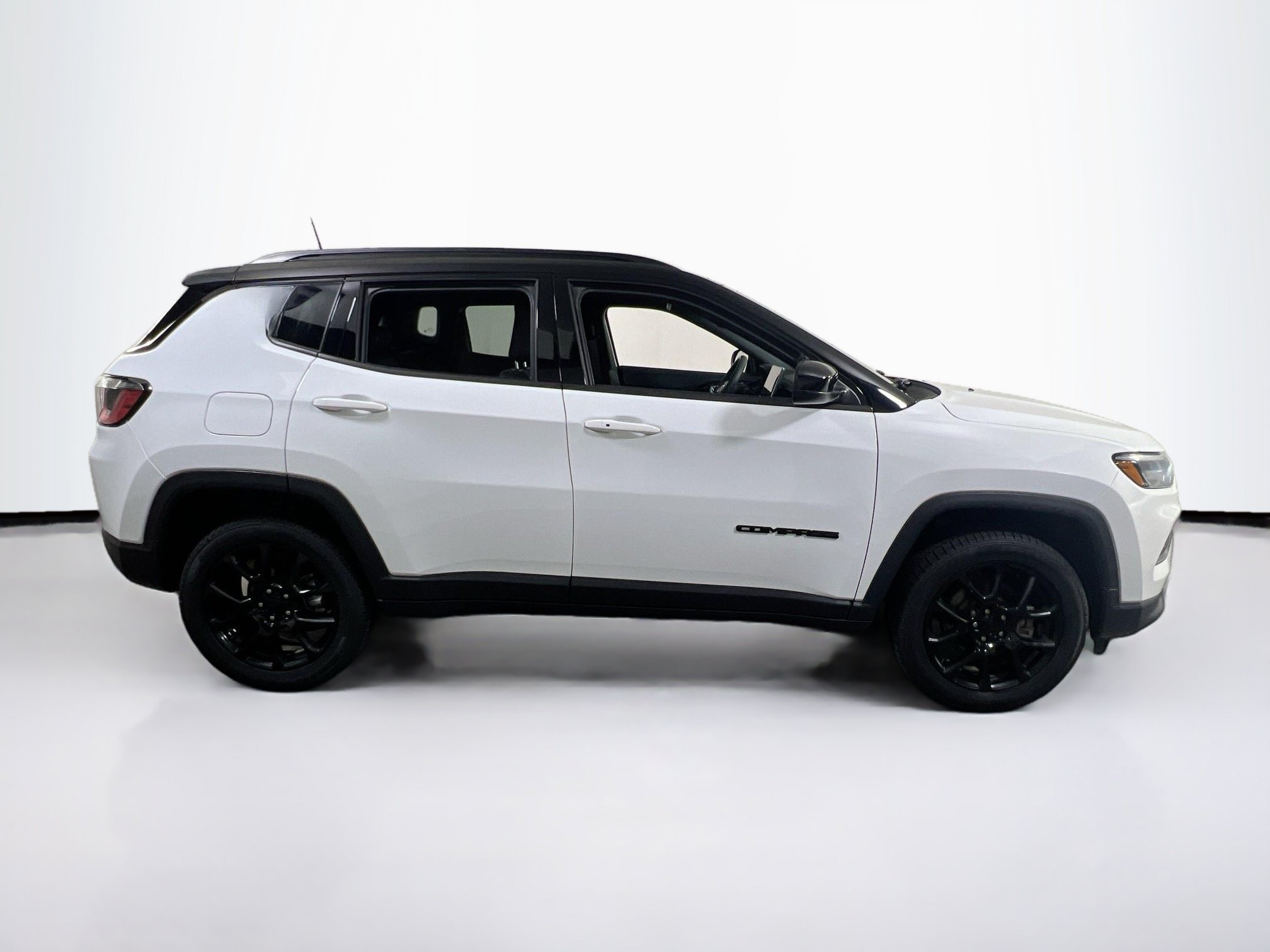 Used 2022 Jeep Compass Latitude AWD/4WD image 4