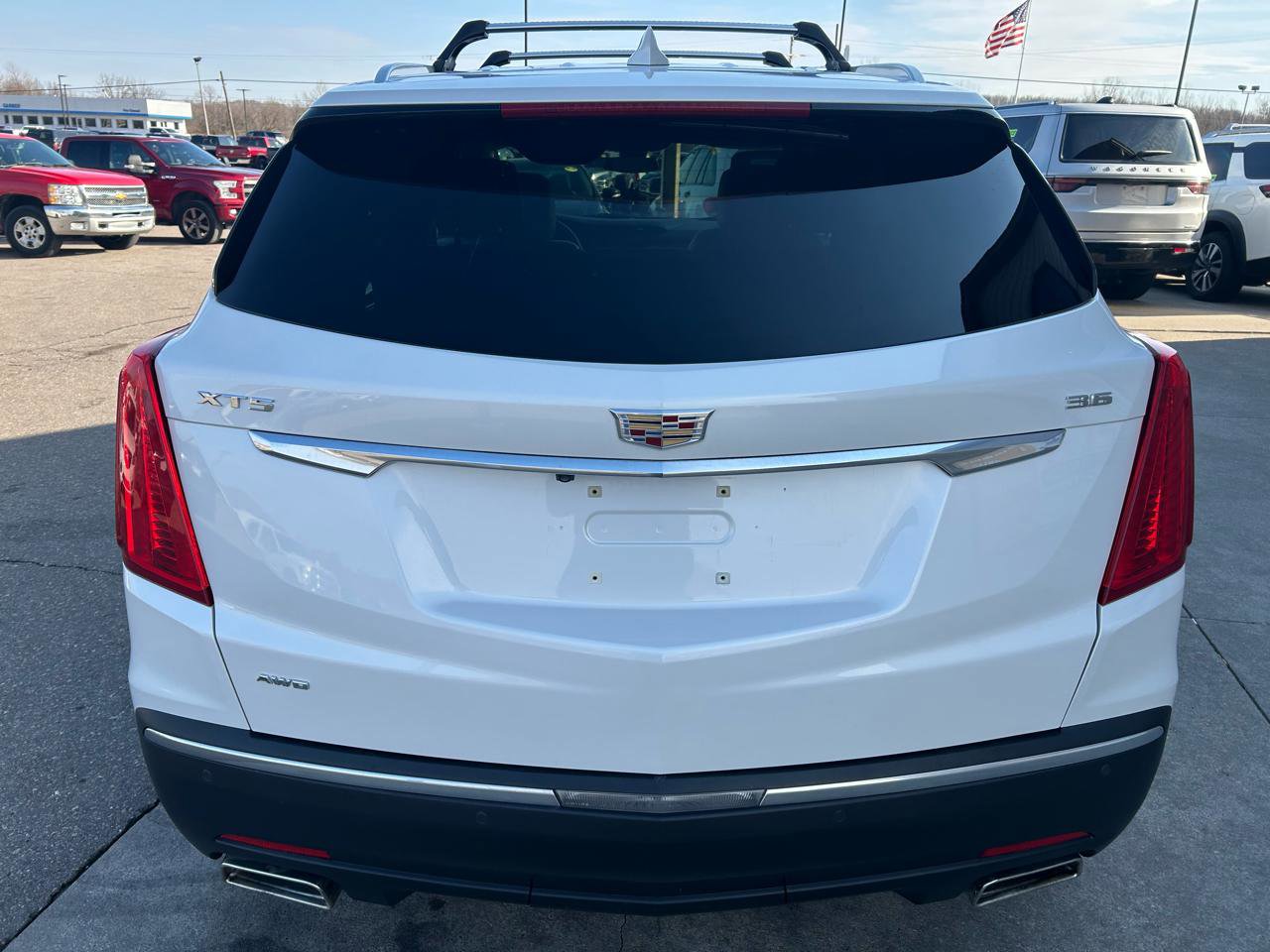 Used 2017 Cadillac XT5 Luxury w/ Driver Awareness Package image 6