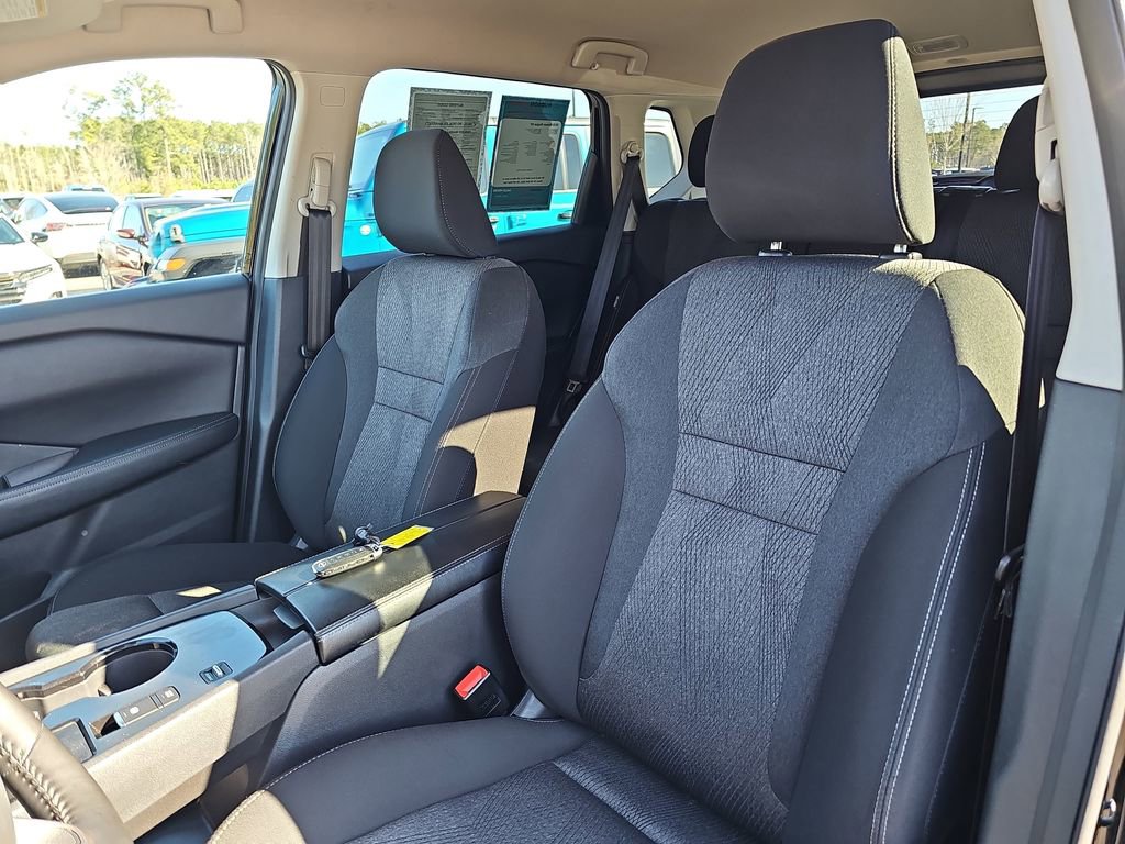 Used 2025 Nissan Rogue SV image 20