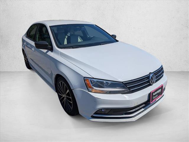 Used 2016 Volkswagen Jetta Sport FWD video 3