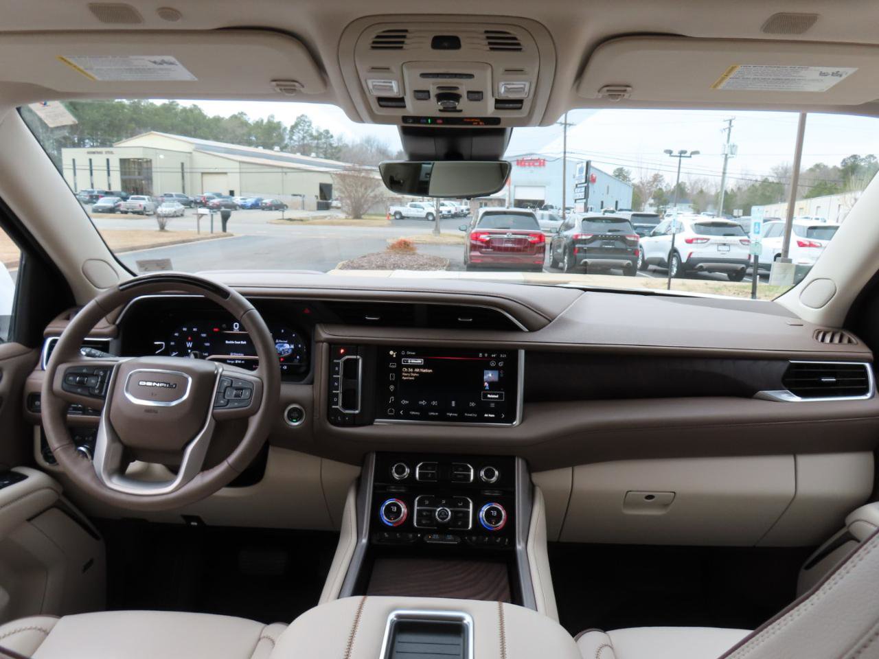 Used 2024 GMC Yukon Denali w/ Advanced Technology Package image 29