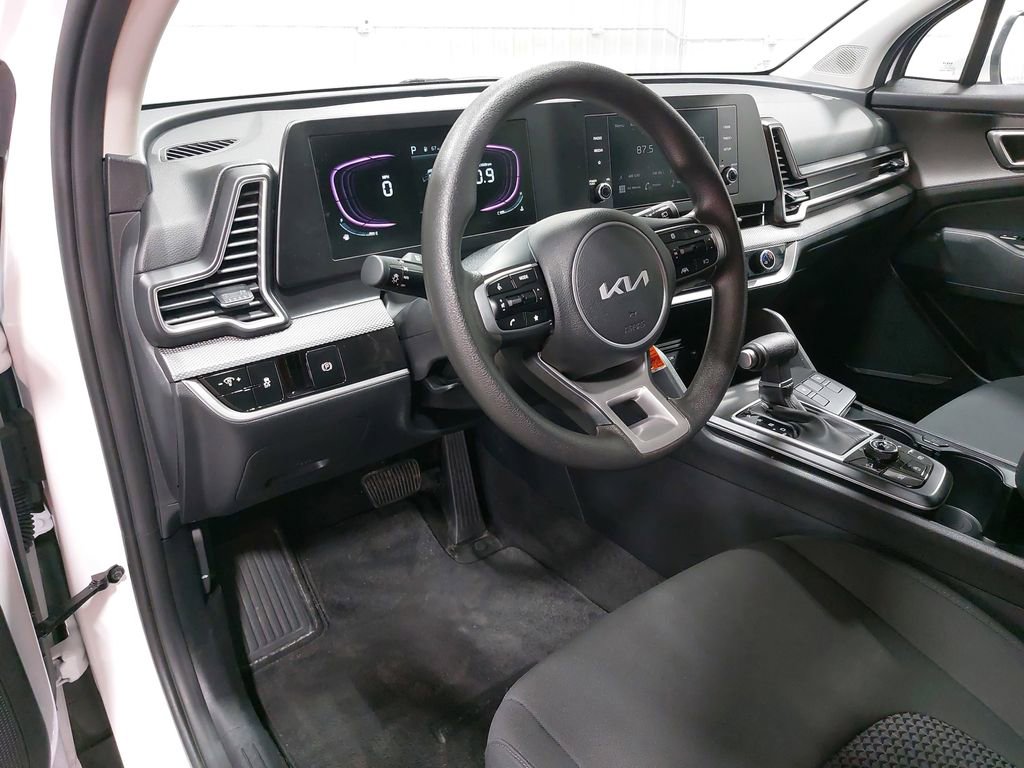Used 2025 Kia Sportage LX image 15