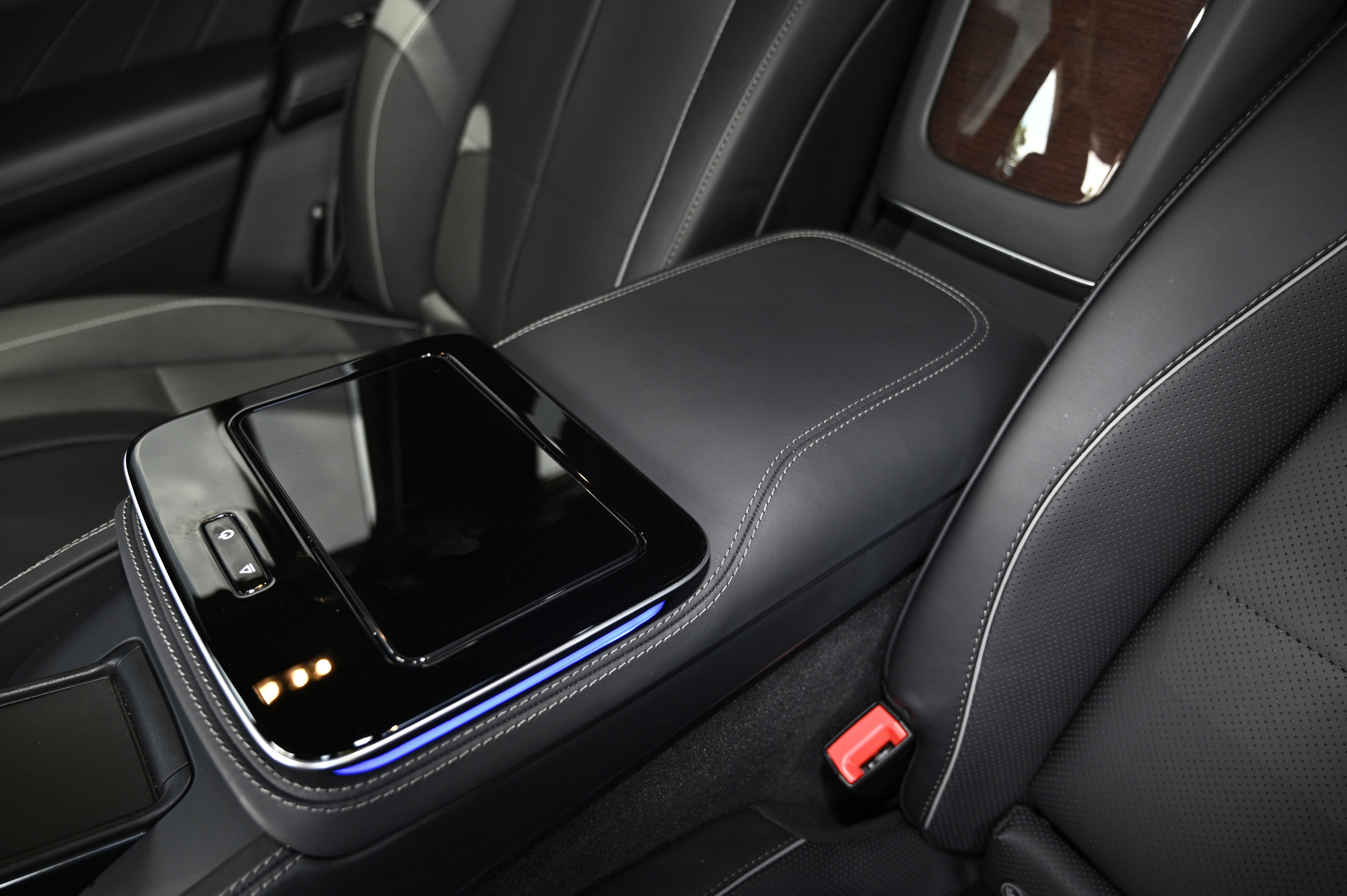 Used 2023 Mercedes-Benz Maybach GLS 600 4MATIC image 44