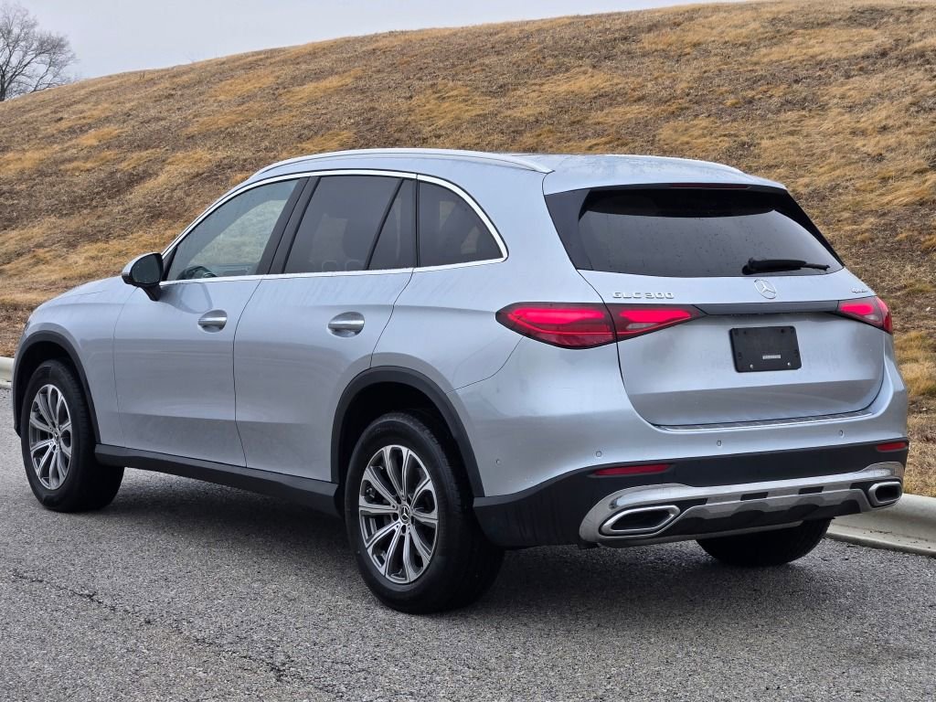 Used 2023 Mercedes-Benz GLC 300 4MATIC image 3
