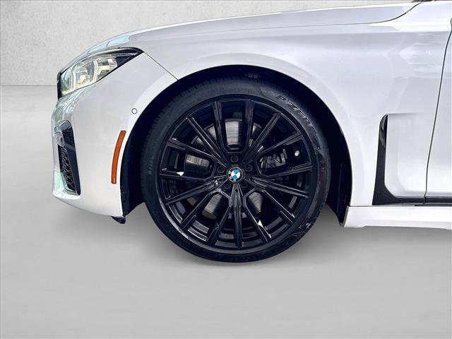 Used 2022 BMW 750i xDrive w/ Executive Package AWD/4WD image 10