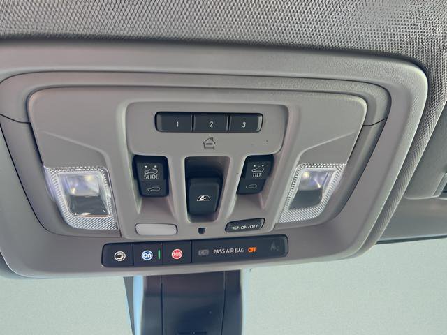 Used 2022 Chevrolet Silverado 2500 LTZ w/ LTZ Plus Package AWD/4WD image 10