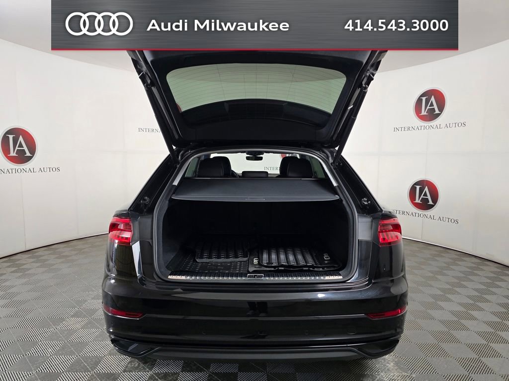 Used 2023 Audi Q8 Premium w/ Convenience Package AWD/4WD image 9