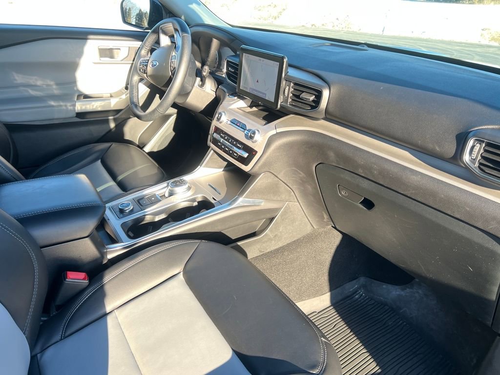 Certified 2023 Ford Explorer XLT w/ Equipment Group 202A image 34