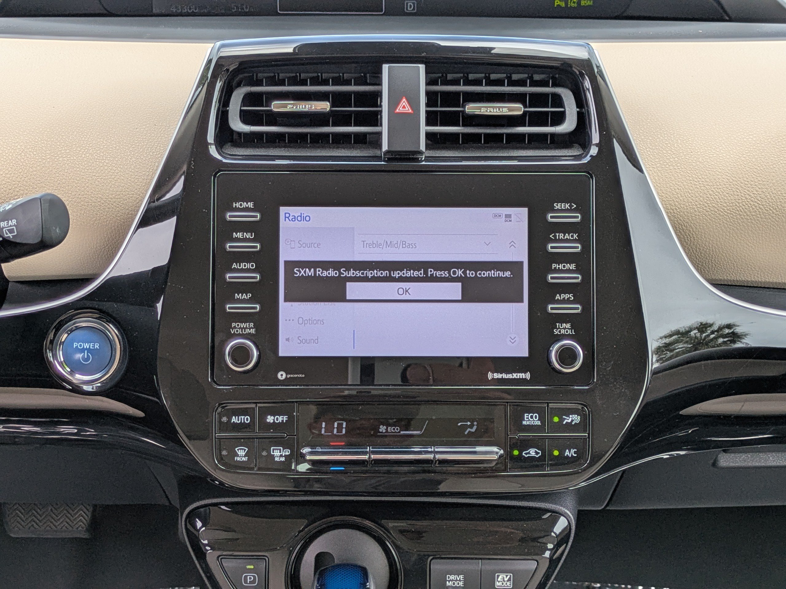 Used 2021 Toyota Prius XLE FWD image 17