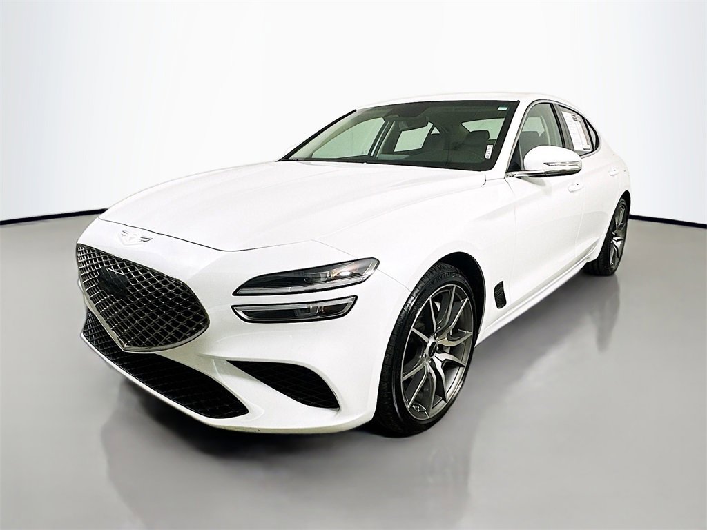 Used 2025 Genesis G70 2.5T image 3