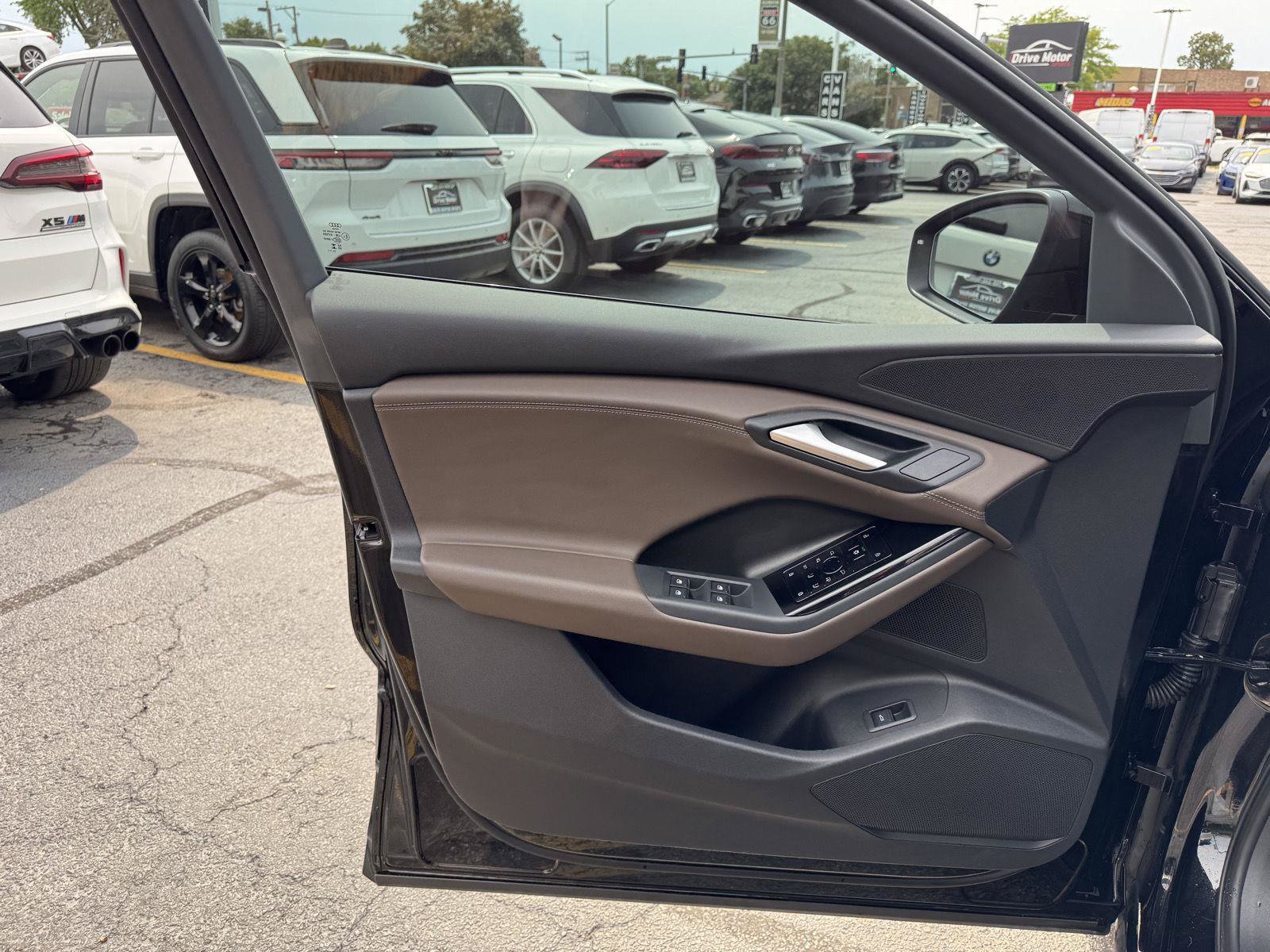 Used 2025 Audi Q6 e-tron Premium w/ Convenience Package RWD image 17