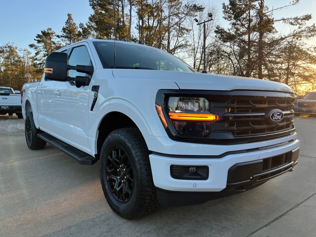 New 2025 Ford F150 XLT w/ Equipment Group 302A MID