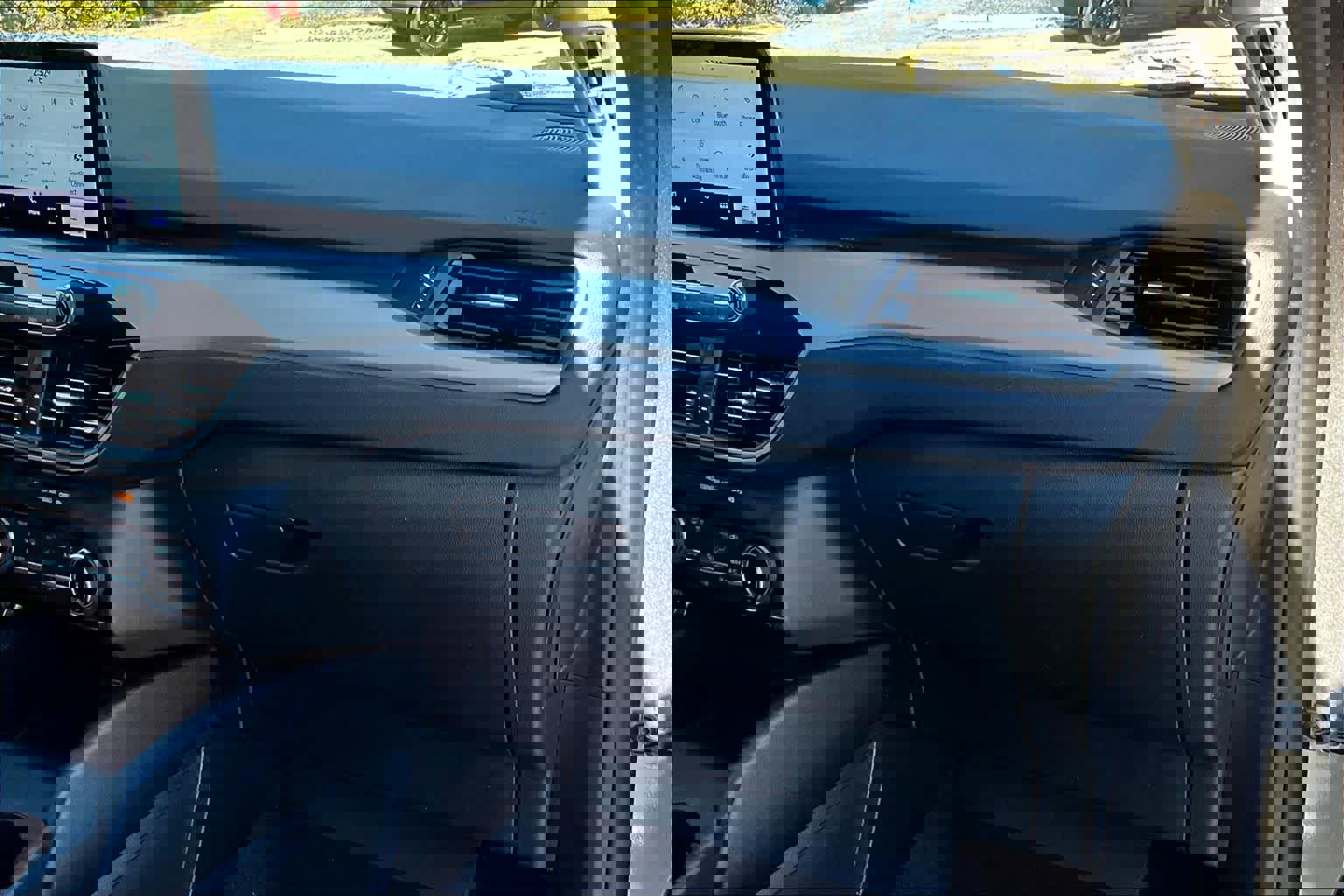 Used 2022 Ford Escape SE w/ Convenience Package image 19