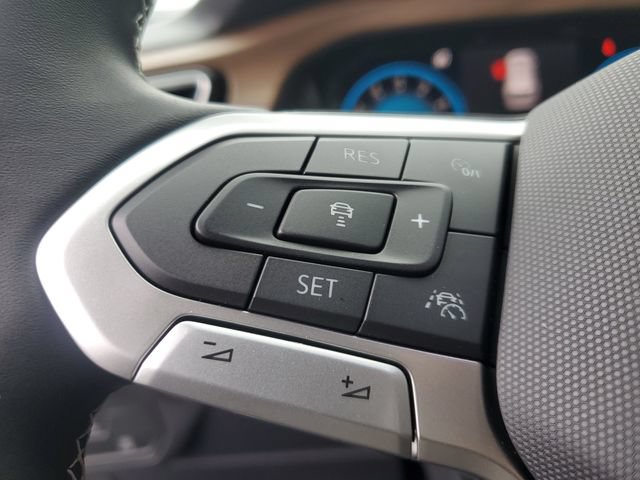 New 2026 Volkswagen Atlas SE FWD image 24