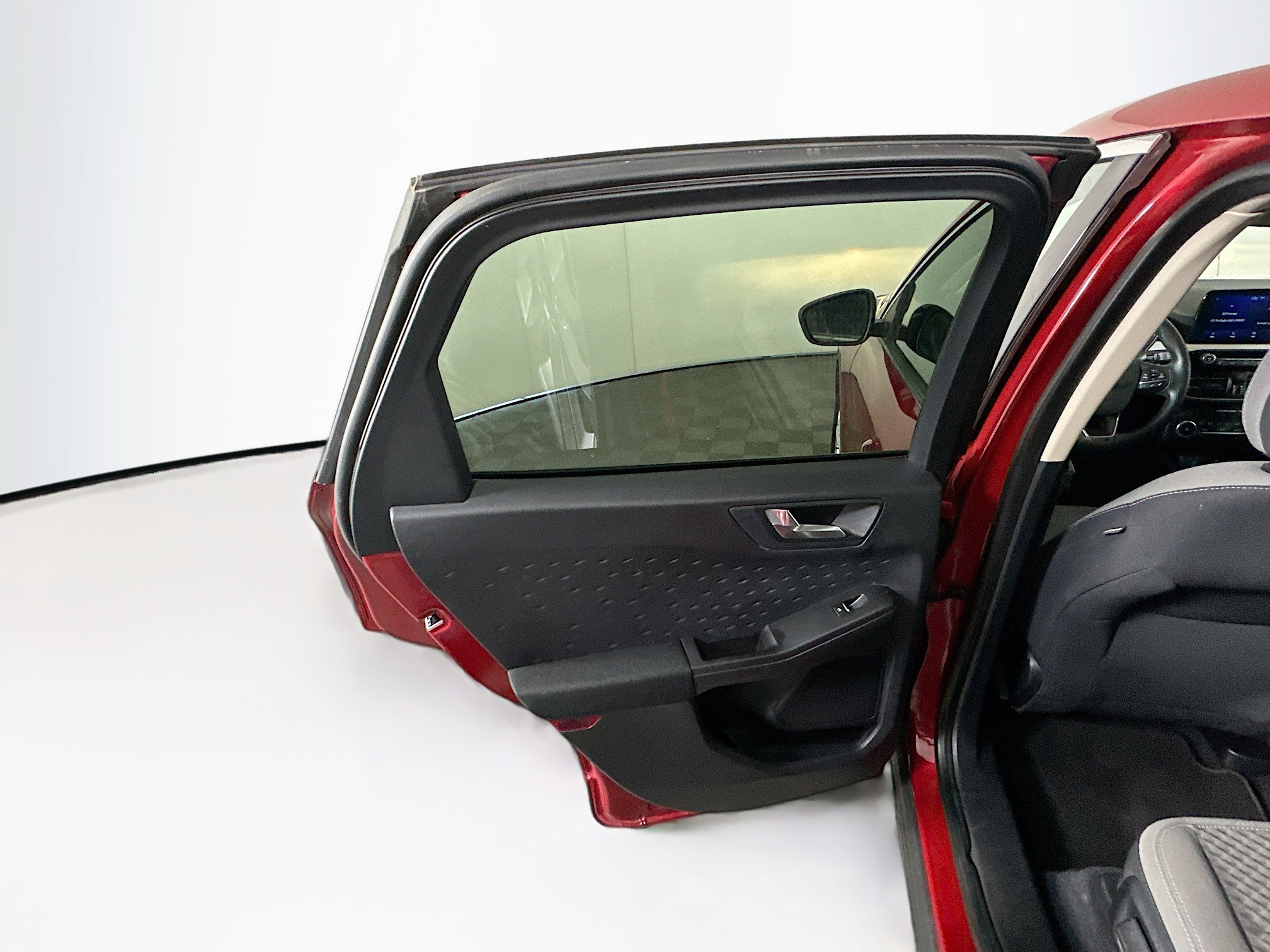 Used 2020 Ford Escape SE image 25