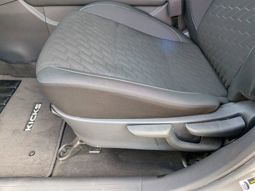 Used 2024 Nissan Kicks SV FWD image 16