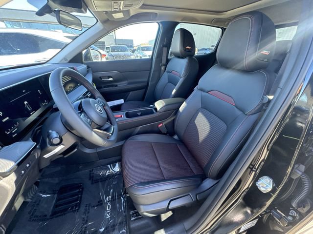 New 2026 Nissan Kicks SR w/ SR Premium Package AWD/4WD image 11