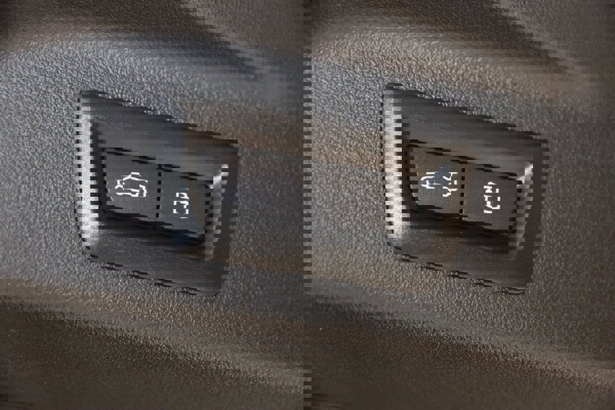 Used 2023 BMW X7 xDrive40i w/ Premium Package image 55