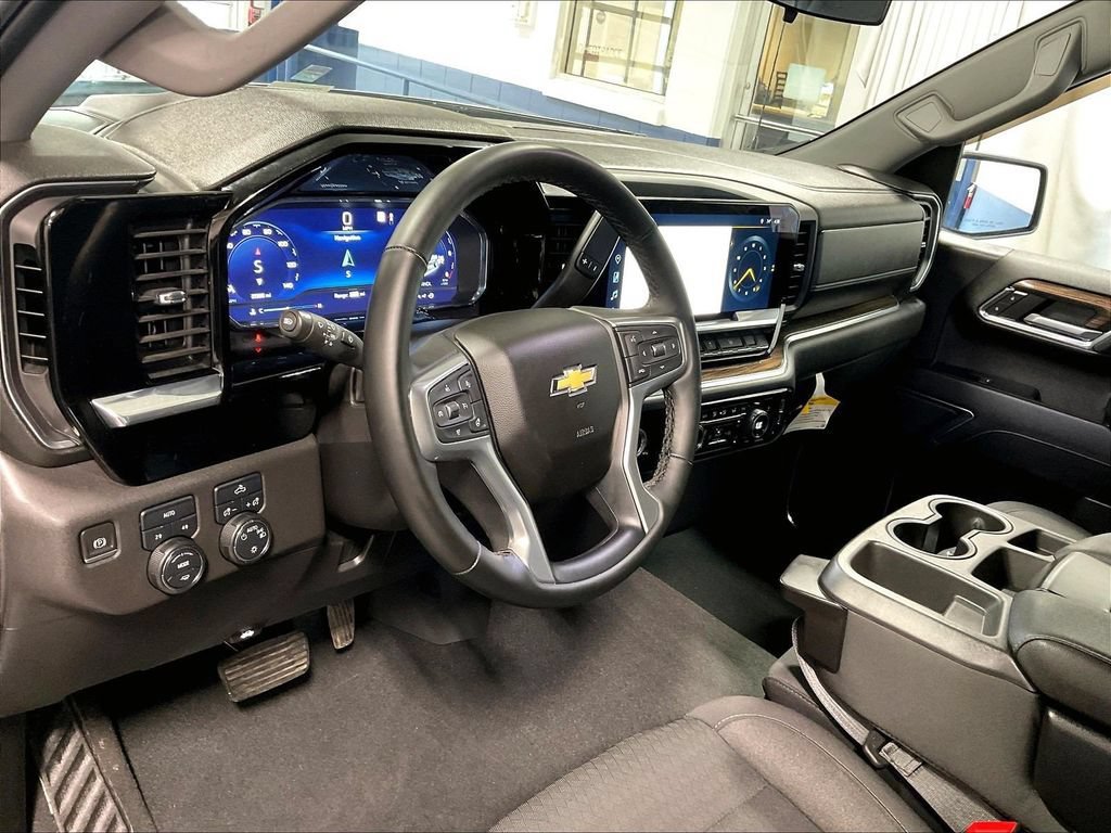 Used 2023 Chevrolet Silverado 1500 LT AWD/4WD image 8